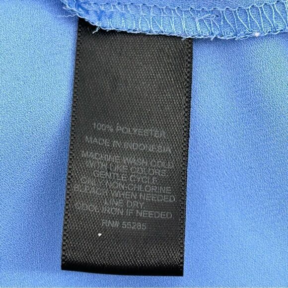 Express periwinkle blue cold shoulder button front blouse size xsmall - Picture 7 of 7